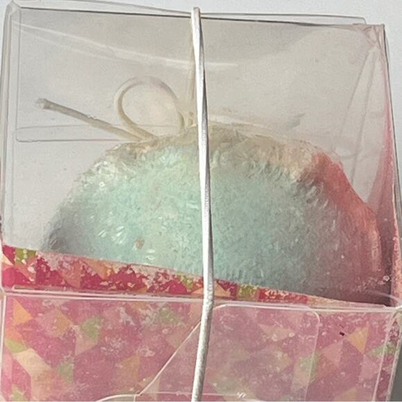 Bath Fizzy Rainbow Bubble Sherbet Cupcake Bath Time Accessories New in Box - Picture 3 of 8